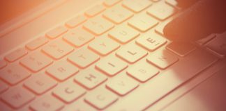 Chile debe regular el juego online para no perder ante la competencia de los offshore
