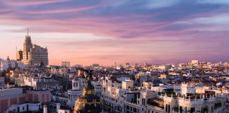 Madrid prepara su Ley del Juego y continúa con las suspensiones de nuevos permisos