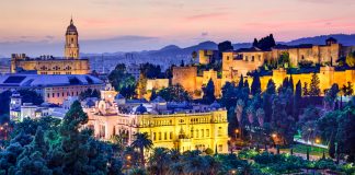 Las loterías de Málaga mantendrán sus locales abiertos