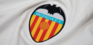 Valencia CF exhibirá su propio fan token en su camiseta gracias a un acuerdo con Socios.com