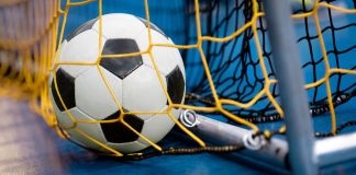 Una pelota de futsal, deporte que patrocinará Casa de Apostas en Brasil.