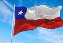 La bandera de Chile, que busca recuperar el casino de Iquique.