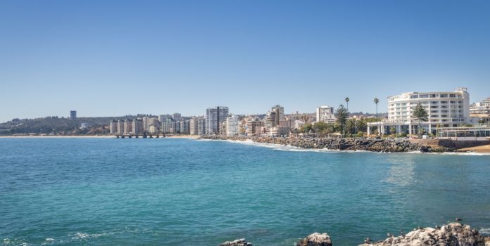 Vista del casino y la costa de Viña del Mar.