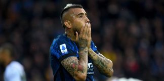 Arturo Vidal recibe una dura advertencia de Colo Colo Arturo Vidal recibe una dura advertencia de Colo Colo.