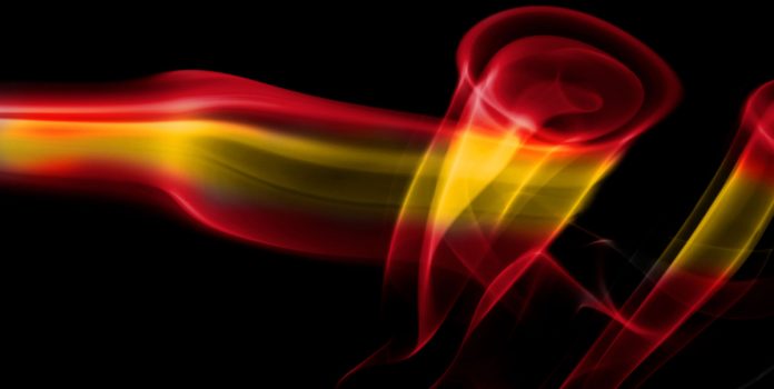 bandera de españa hecha de humo