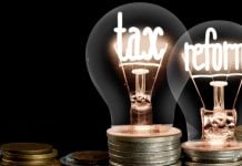 dos lamparitas con las palabras: tax reform