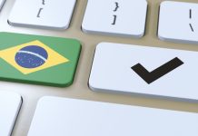 teclado con bandera de brasil