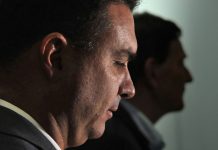 Flávio Bolsonaro se pronuncia contra la legalización de los juegos de azar en Brasil.