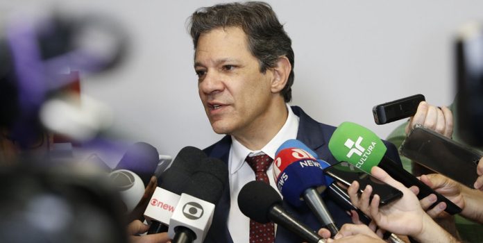 Fernando Haddad declaró que “detendría si pudiera” el mercado de apuestas online de Brasil.