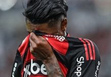 bruno henrique en campo de juego