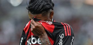 bruno henrique en campo de juego