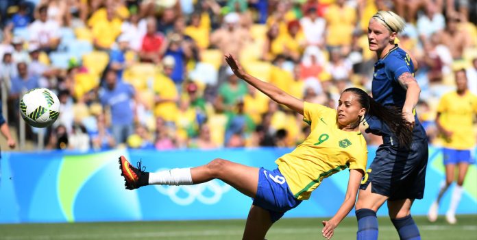 Apuesta---Futbol---Femenino El fútbol femenino es el segundo deporte más popular entre los apostadores brasileros.