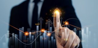 Mor Weizer, Playtech: Reafirmamos el enfoque en Latinoamérica a pesar de la volatilidad de las regulaciones Se publicó el primer informe semestral sobre el mercado del juego online de Brasil.