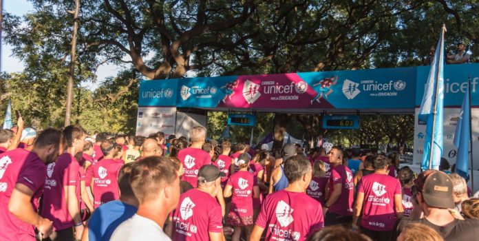 HABLAR-ES-GANAR-UNICEF-(1) LOTBA presente en la carrera de UNICEF