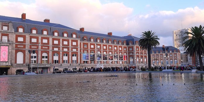 apostadores-casino-mar El Casino Central de Mar del Plata registra una temporada con menos apostadores.