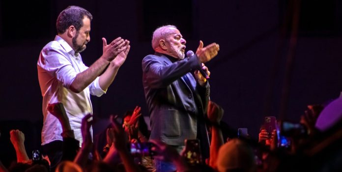 Guilherme-Boulos-Brasil Guilherme Boulos defiende la prohibición del “Jogo do Tigrinho” en Brasil.