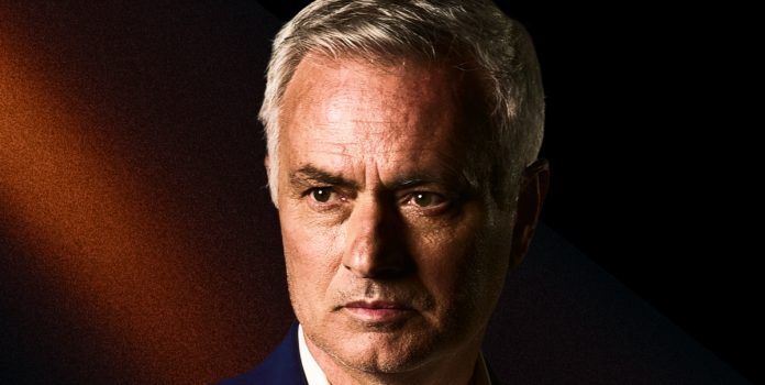 Jose-Mourinho-Signs-a-Contract-with-the-Champions-Club-no-text-2 GR8 Tech anuncia alianza con José Mourinho