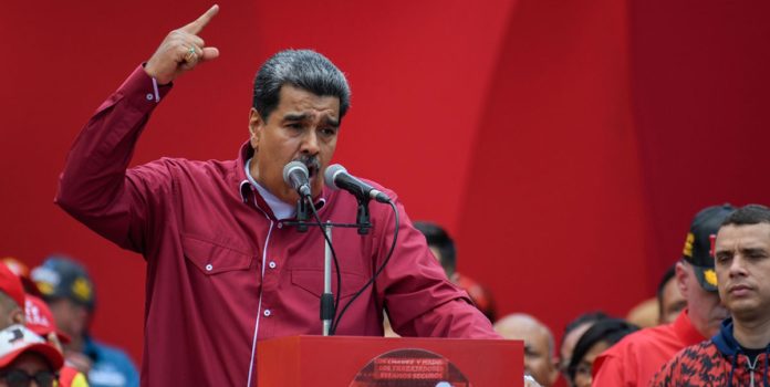 Un soldado estadounidense fue arrestado tras ganar 400.000 dólares apostando a la destitución de Nicolás Maduro.