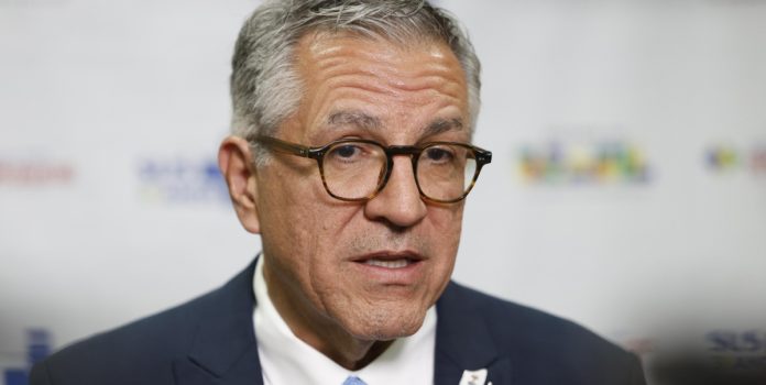 Ministro-de-Salud-de-Brasil Alexandre Padilha, ministro de Salud de Brasil.