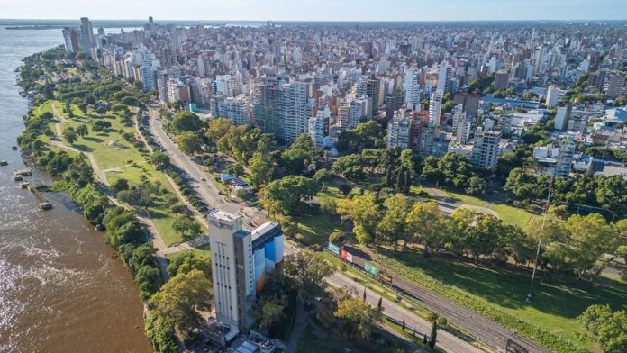 Rosario busca restringir la publicidad de juego en el espacio público.