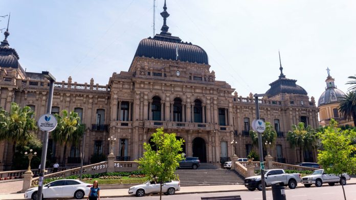 San Miguel de Tucumán impulsa restricciones a la publicidad de juego