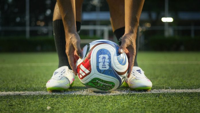 Apuestas-Chile-Riveros Chile cuestiona los auspicios de casas de apuestas al deporte.