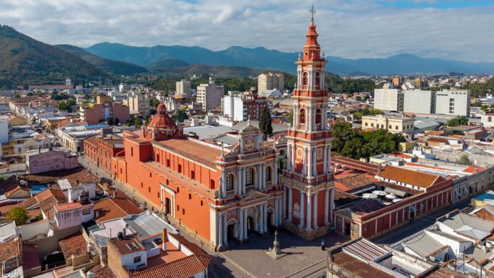 La ciudad de Salta prohíbe la publicidad de apuestas en espacios y medios municipales.
