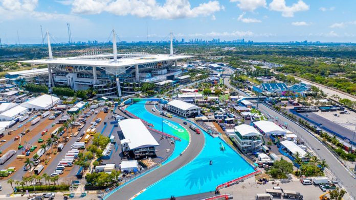Hard-Rock-Formula-1-Miami Hard Rock se convierte en patrocinador principal del Gran Premio de Fórmula 1 de Miami.