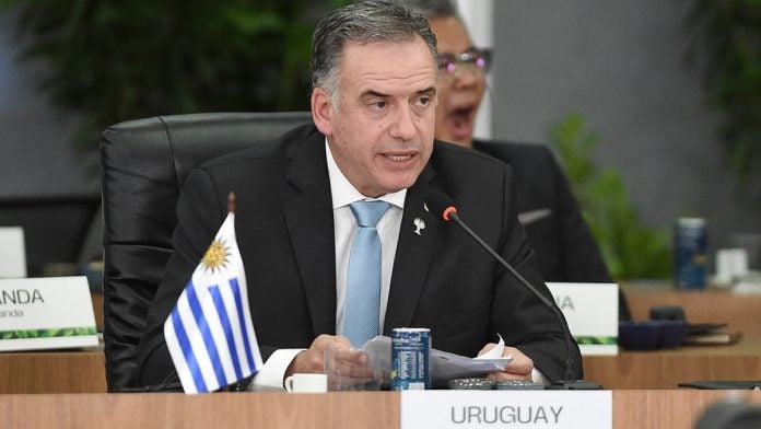 Yamandú Orsi valoró el desarrollo del turf en Uruguay: “Tiene mucho para crecer”.