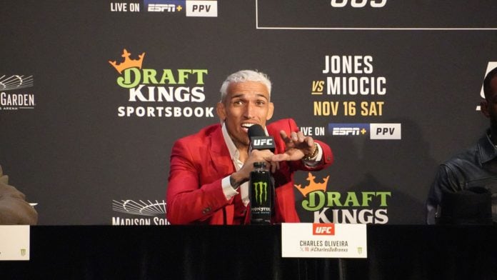 SBC Summit: Charles Oliveira comparte su legado.