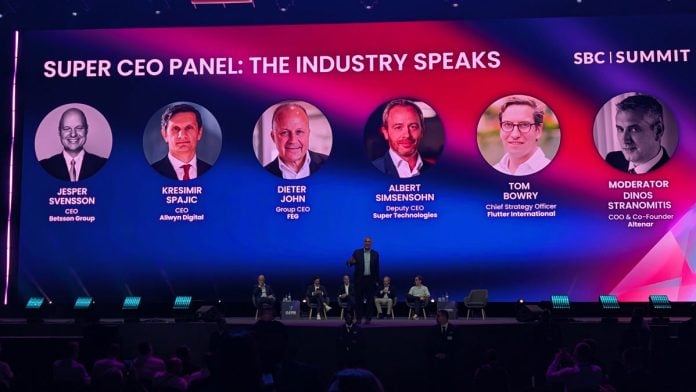 SBC Summit: Los grandes operadores aceleran su apuesta por la tecnología propia.